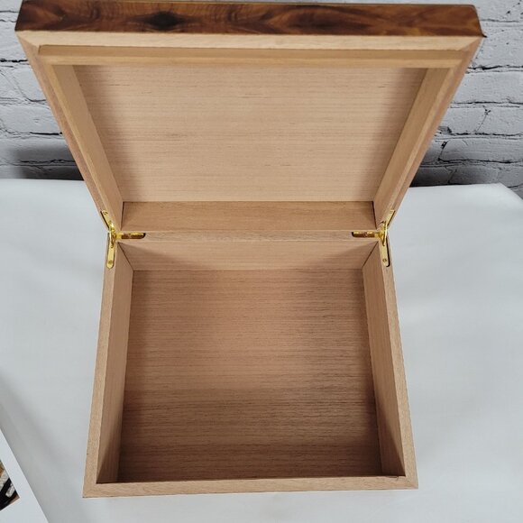 Quality Importers Trading Co Humidor Supreme Brown Wood Cigar Storage Box - Picture 3 of 9